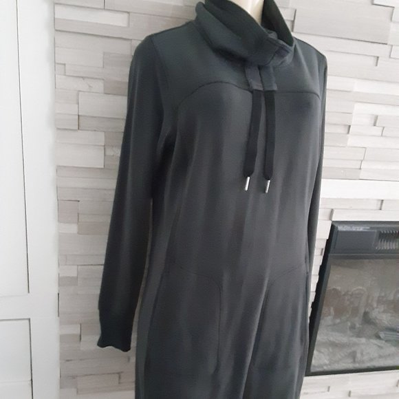 Lole Dresses & Skirts - Lole Funnel Neck Stretch Sweatshirt Black Dress Size Large